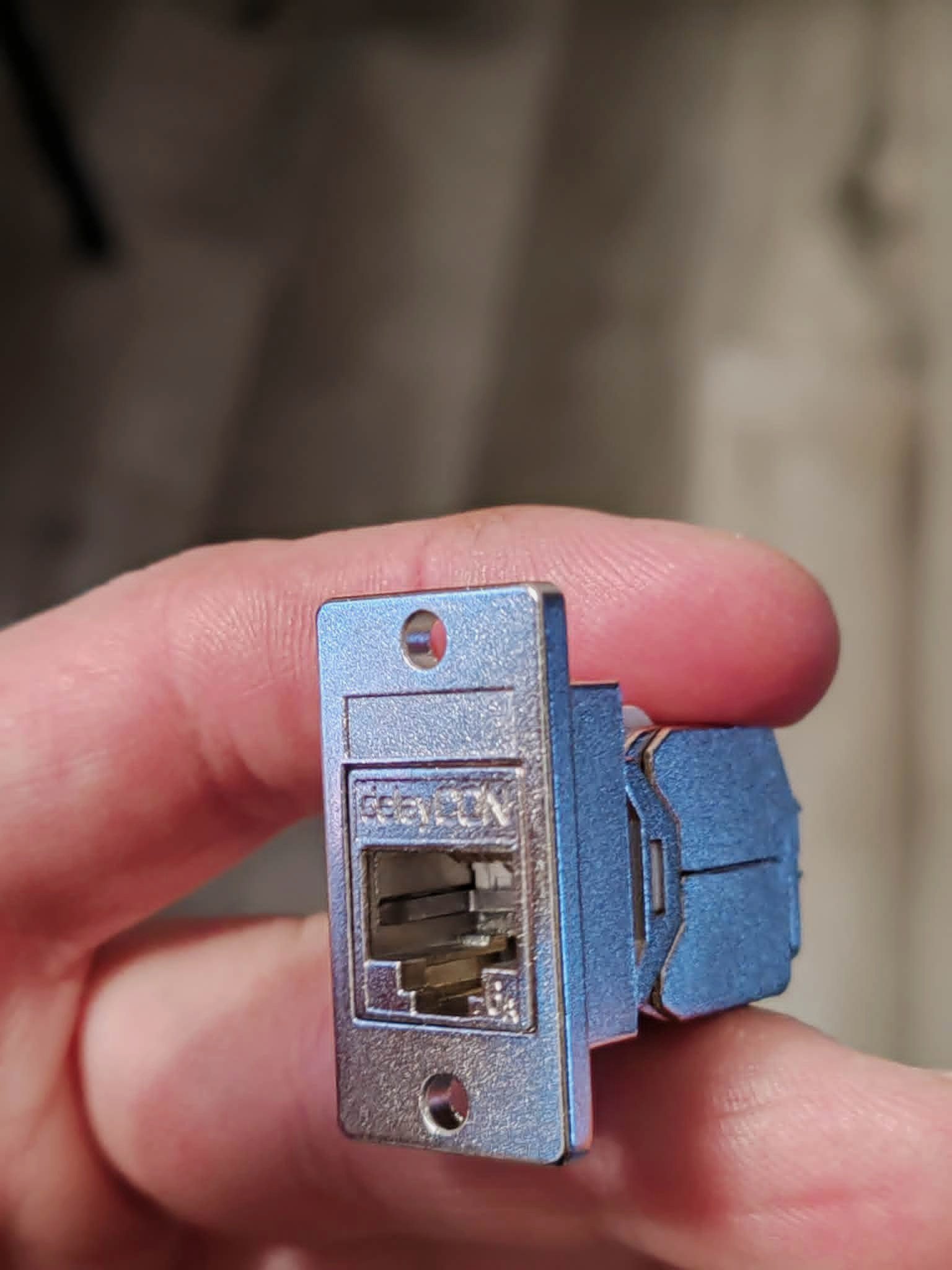 RJ45 panel mount abandonné